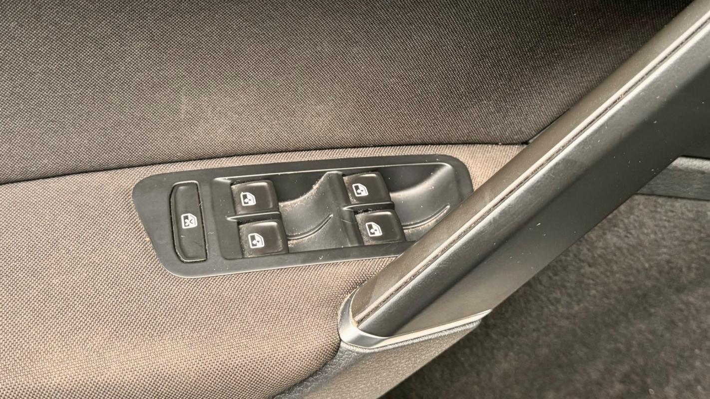 Volkswagen Golf - 1.6 TDI 115 CONFORTLINE ACC/CAMERA DISTRI OK