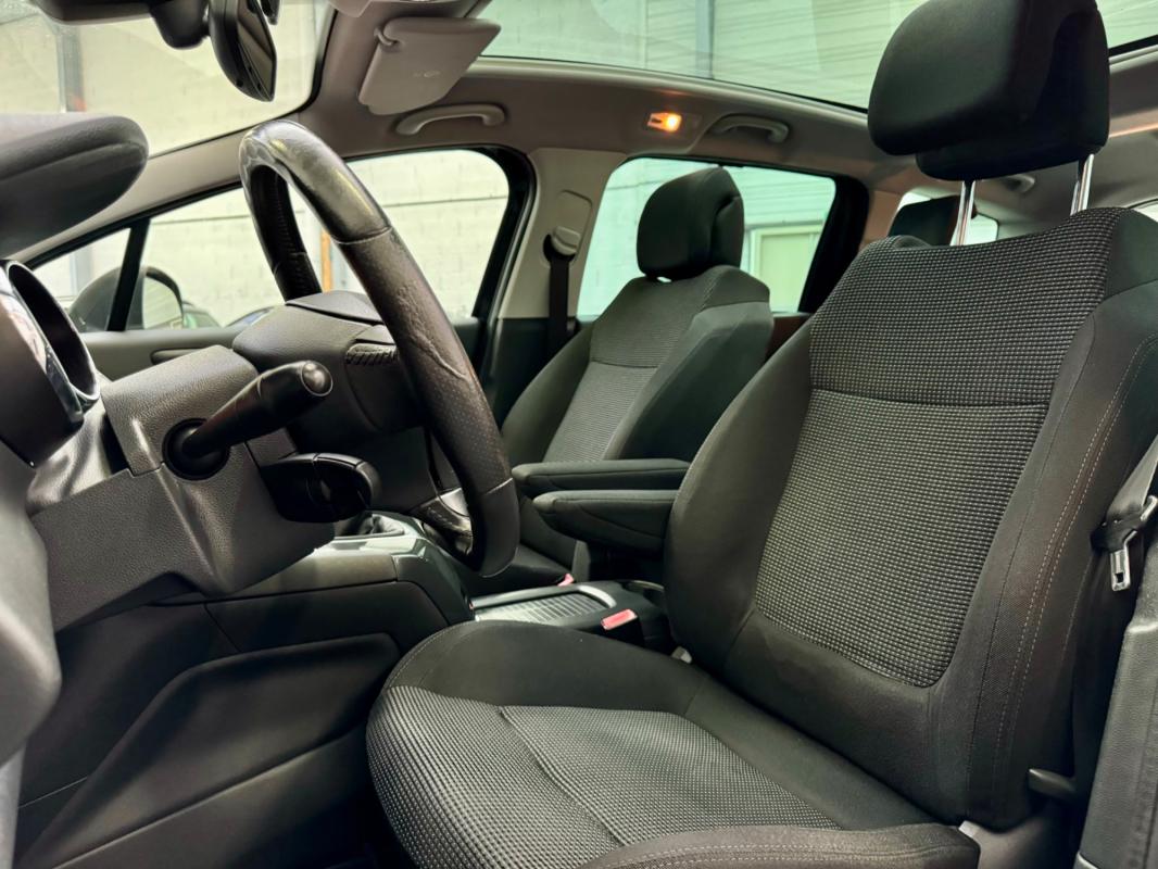 Peugeot 5008 - 2.0 HDI 150 PREMIUM PACK 7 PLACES DISTRI OK + ATTELAGE + GARANTIE 12 MOIS